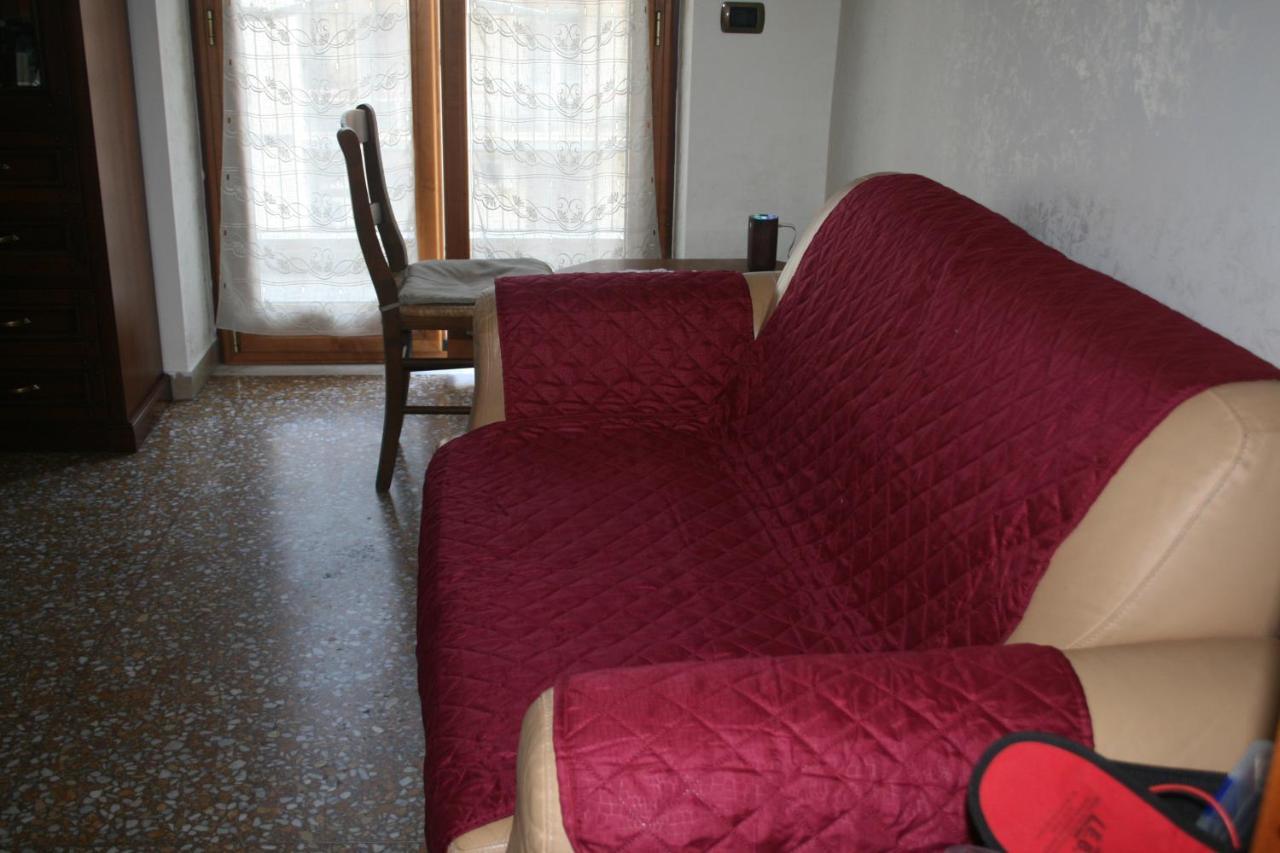 Lejlighed Per Turisti E Famiglie Rom